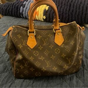 Louis Vuitton speedy